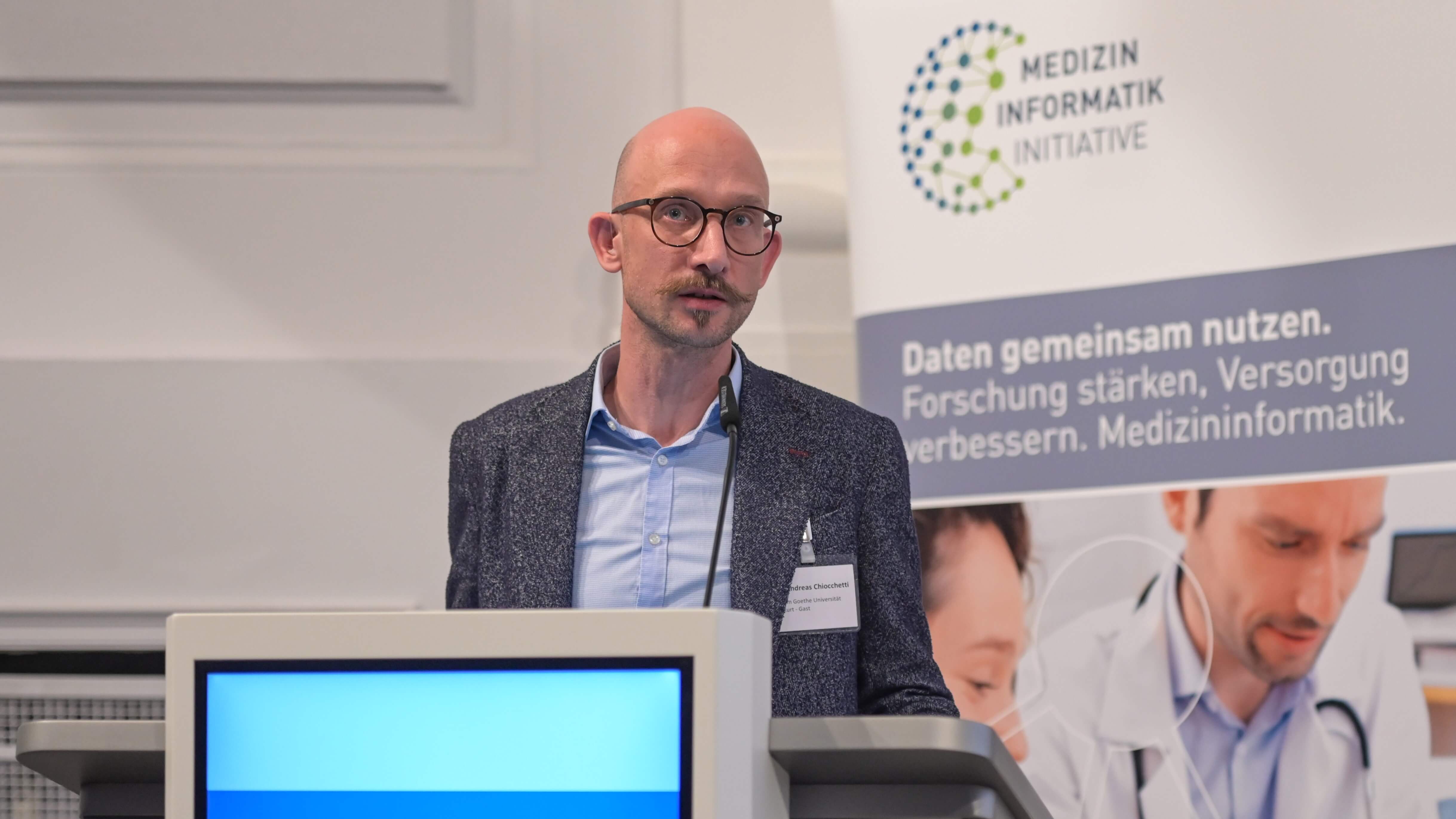 Prof. Dr. Andreas Chiocchetti beim MII-Symposium 2023. Bildquelle: TMF e.V./Volkmar Otto